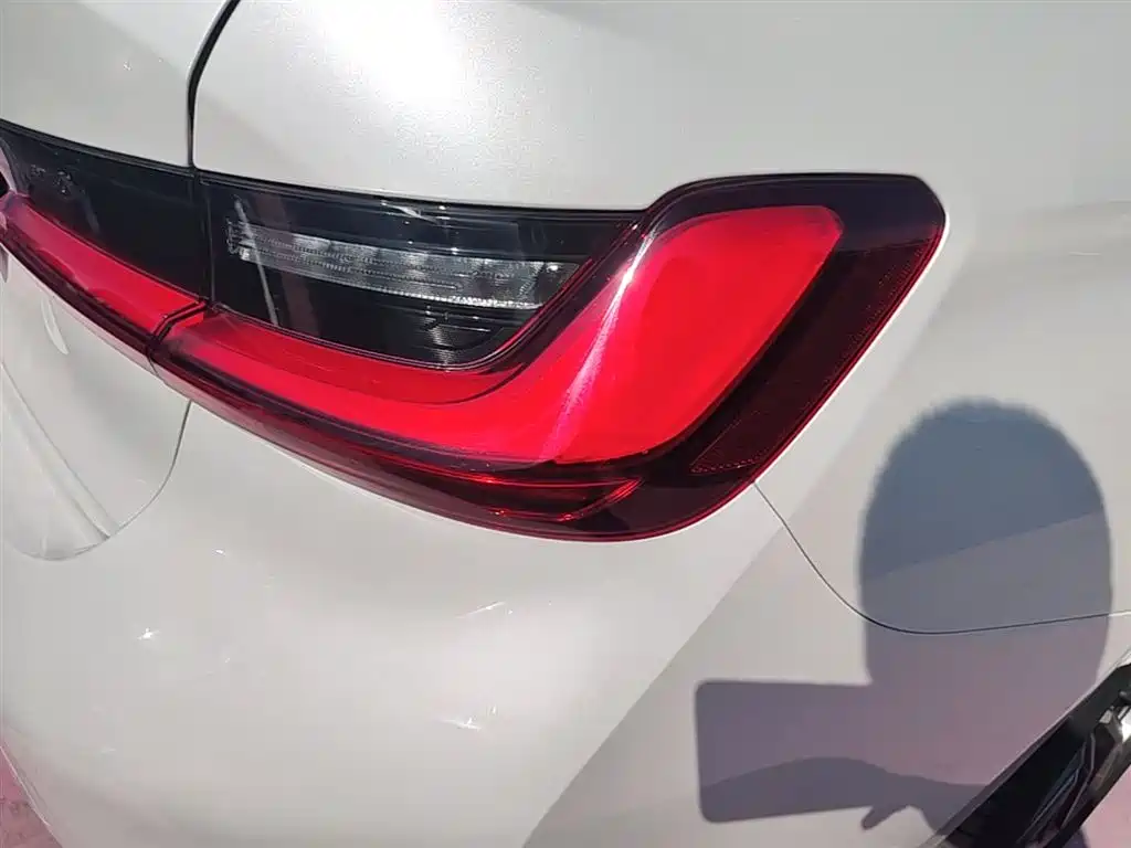 BMW 3 Series 2024 325i M Sport Shadowline Package фото 8