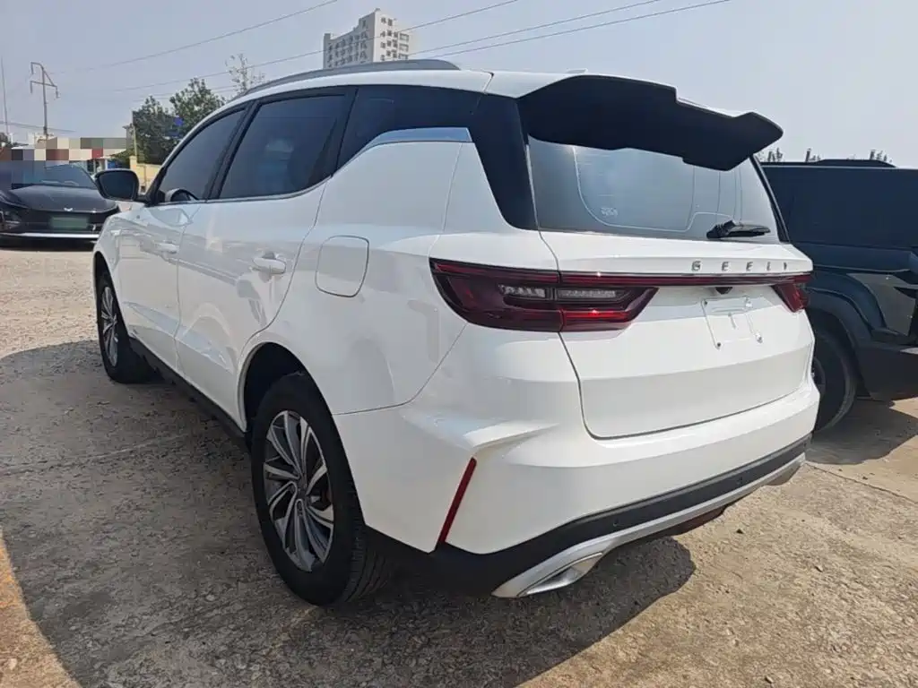 Photo 5 - Geely Emgrand X6