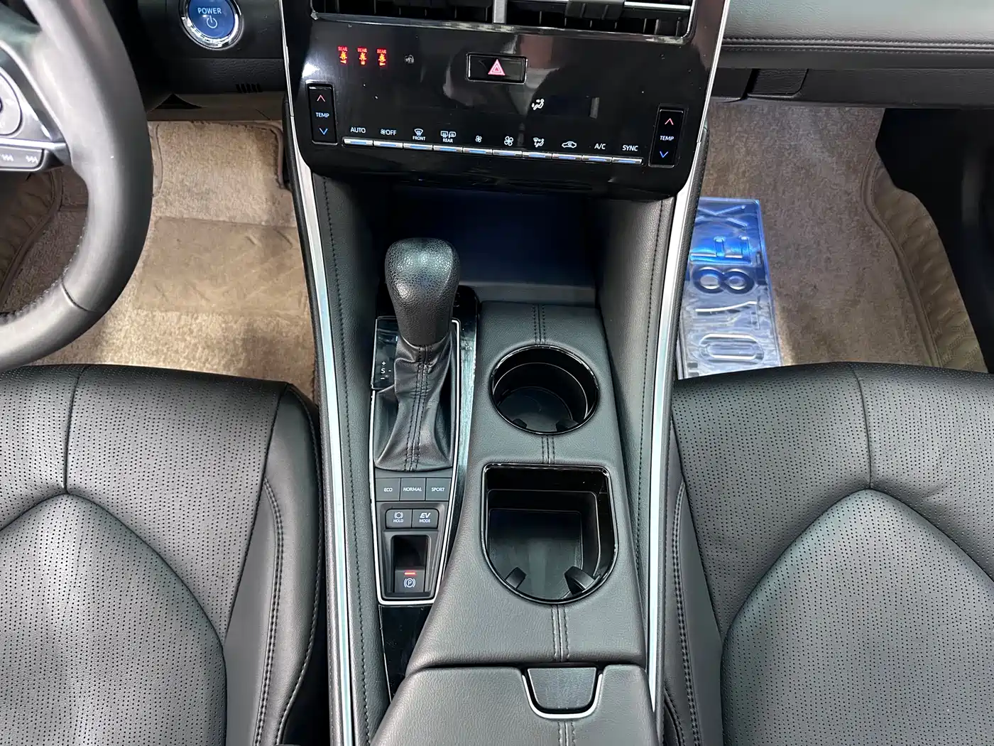 Toyota Avalon 2023 Hybrid 2.5L Luxury Edition фото 15