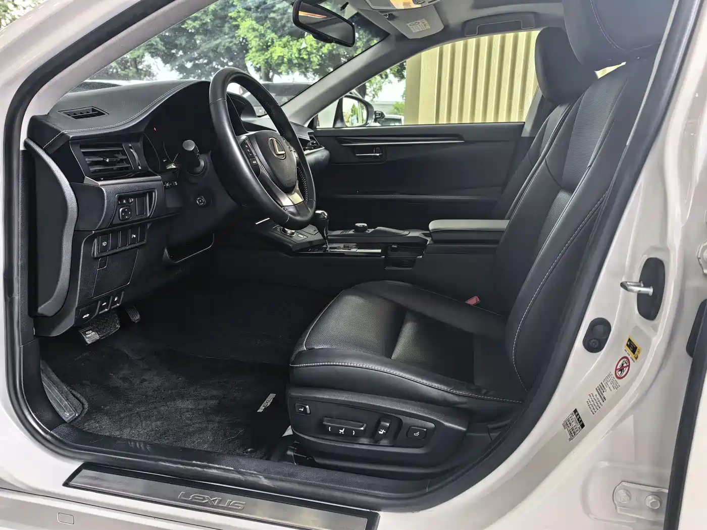 Lexus ES 2014 250 Comfort Edition фото 4
