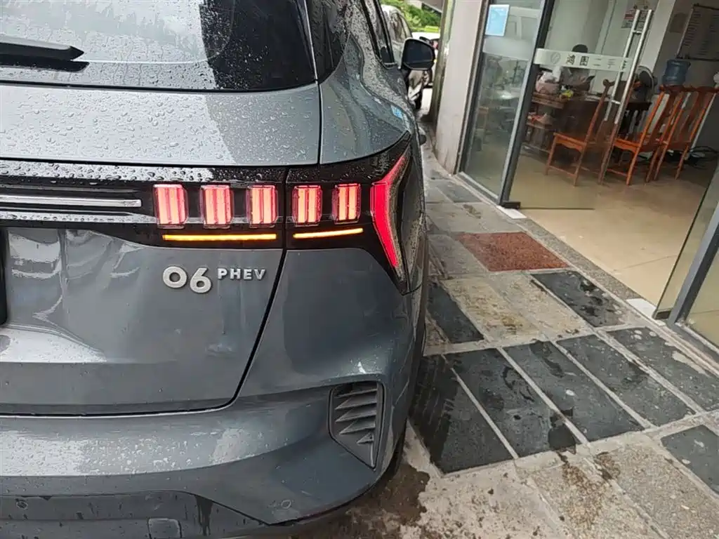 Lynk & Co 06 EM-P 2020 PHEV Plus фото 8