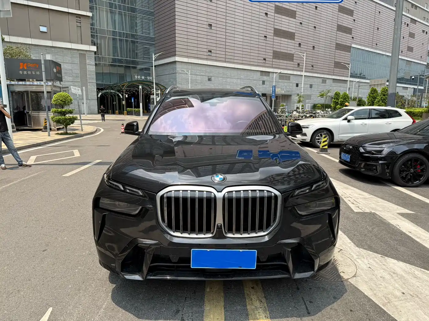 BMW X7 2023 xDrive40i Exclusive M Sport Package фото 2