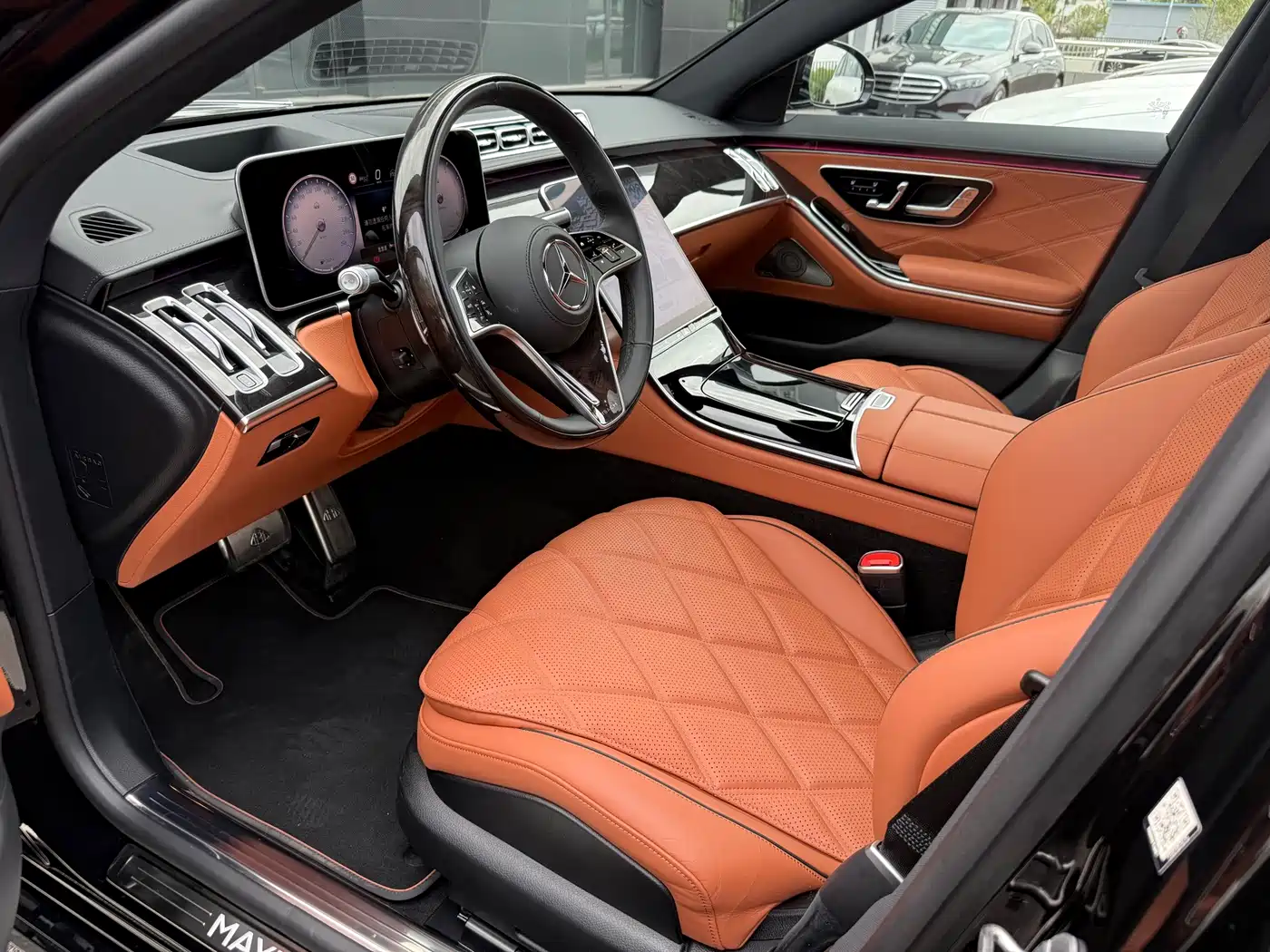 صورة 10 - Mercedes-Benz Maybach S-Class
