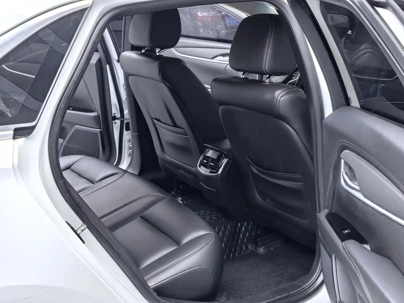 Cadillac XTS 2018 28T Technology фото 9