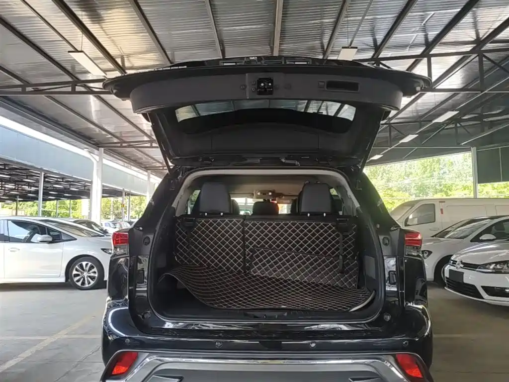 Toyota Highlander 2022 Dual Engine 2.5L AWD Elite 7-Seater фото 19