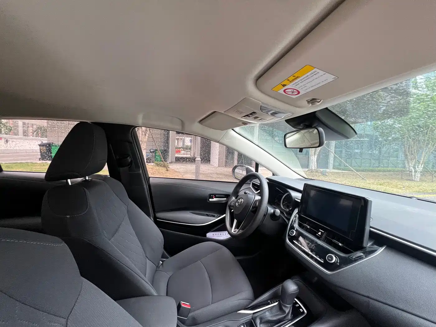 Toyota Corolla 2021 Hybrid 1.8L E-CVT Pioneer Edition фото 11