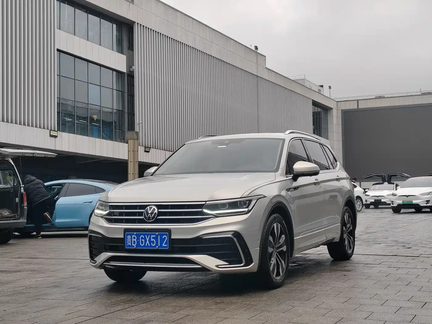 VOLKSWAGEN TIGUAN L
