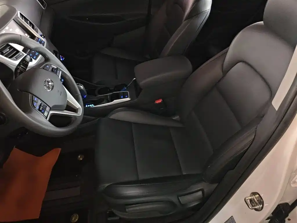 Hyundai Tucson 2015 1.6T Dual Clutch 2WD Smart фото 15