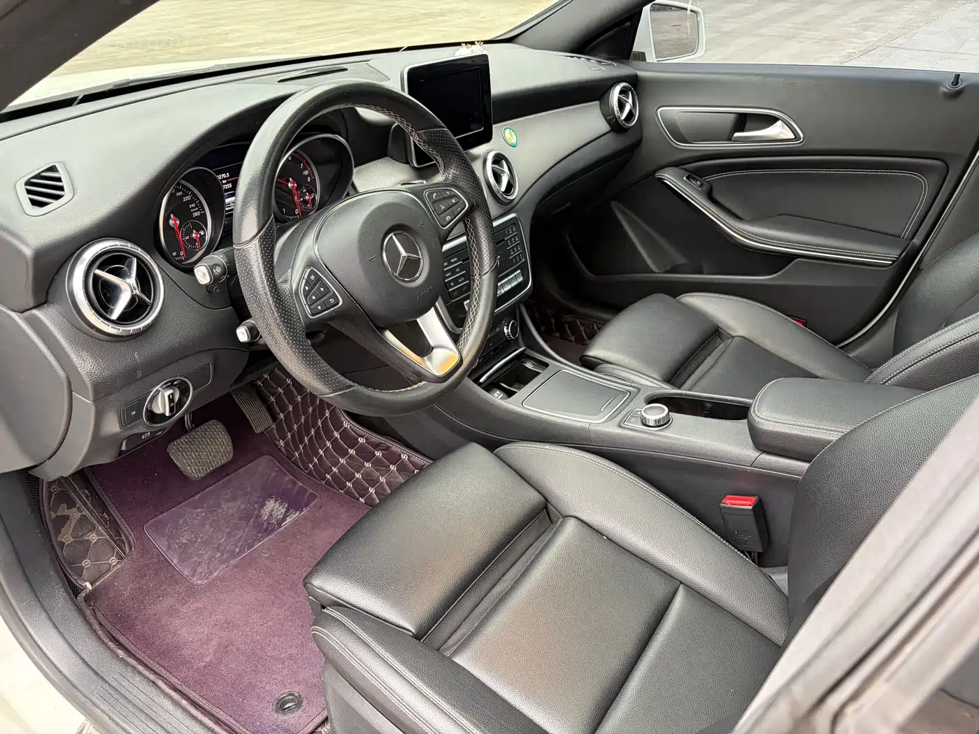 Mercedes-Benz CLA (Import) 2016 CLA 200 Fashion фото 8