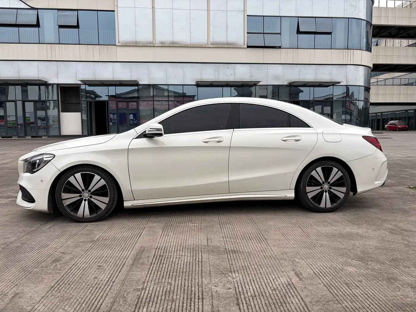 Mercedes-Benz CLA (Import) 2016 CLA 200 Fashion фото 9