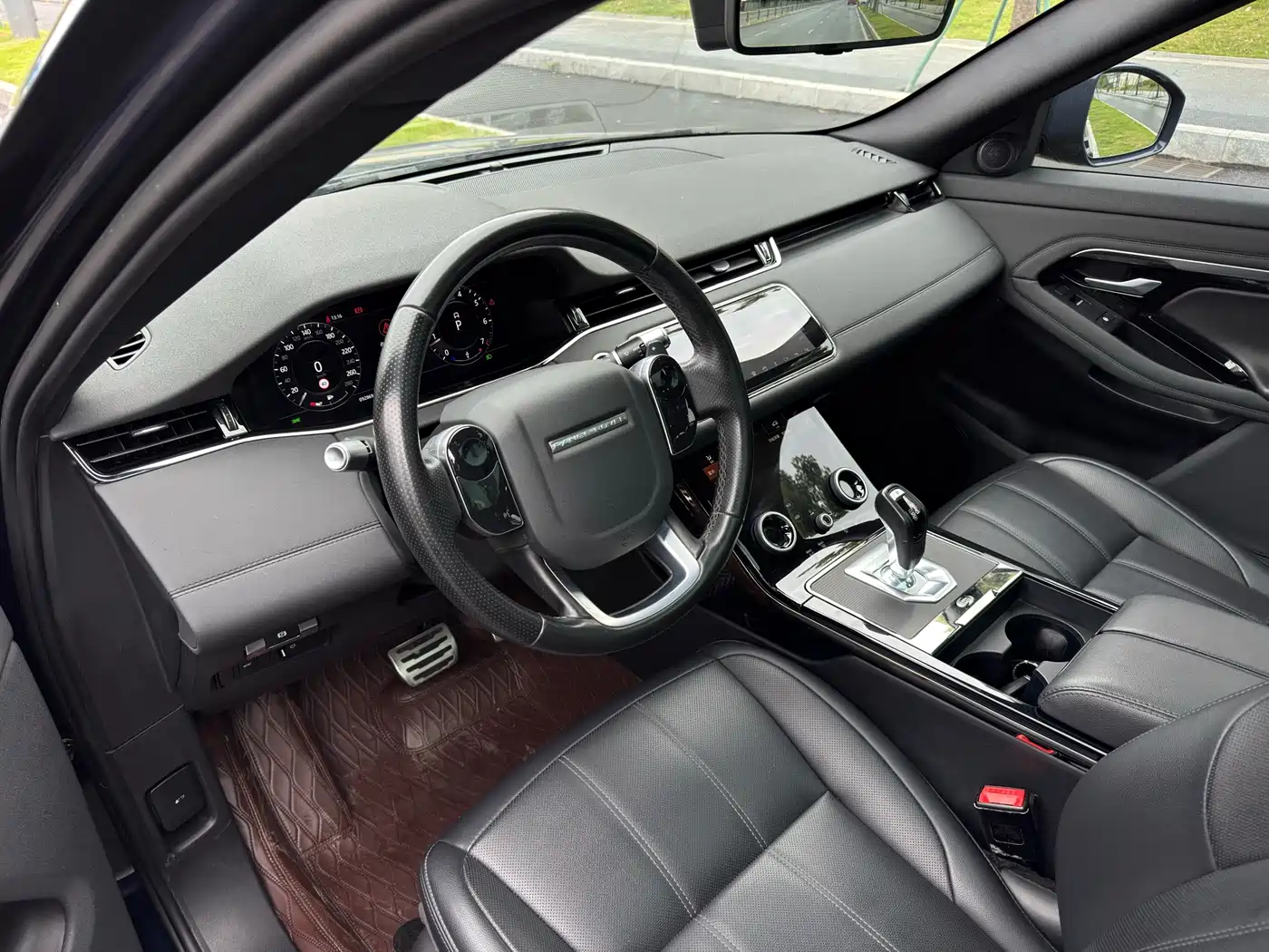 Land Rover Range Rover Evoque 2020 249PS R-DYNAMIC SE Sport Tech Edition фото 3
