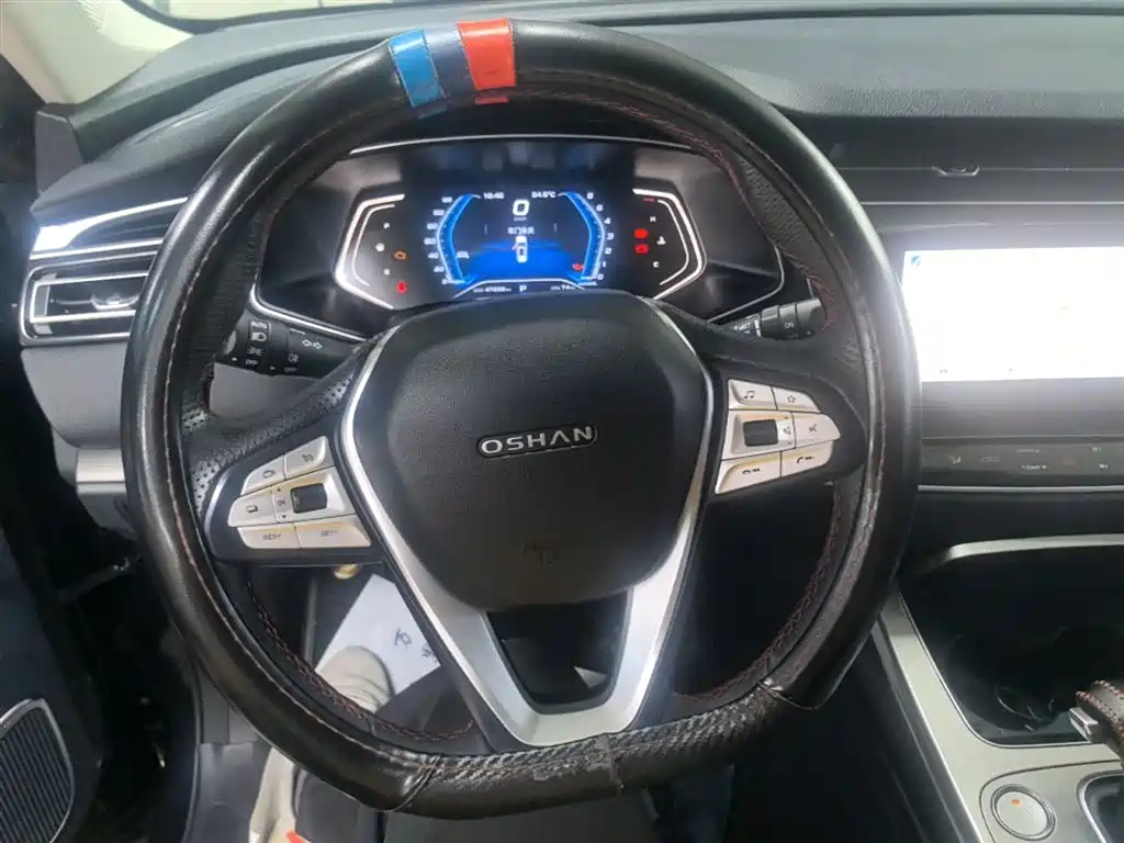 Photo 11 - Changan Oshan X7