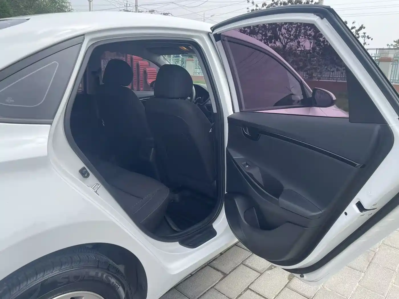 Hyundai Elantra 2020 1.6L Auto GL Pleasing Edition фото 14