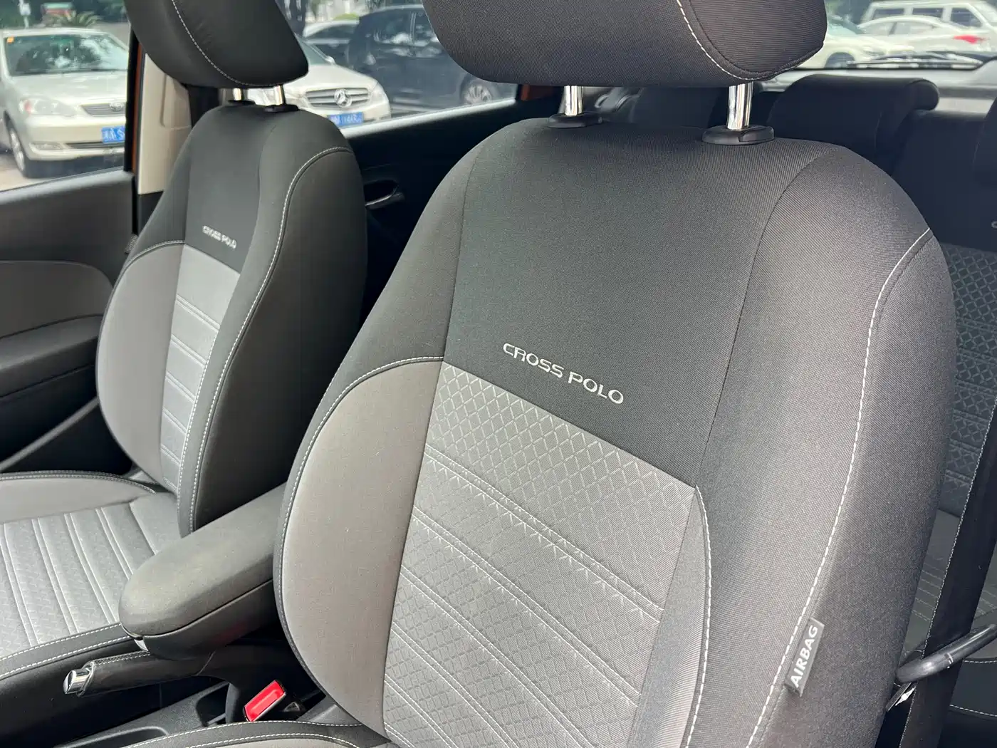 Volkswagen Polo 2018 1.5L Cross Polo Auto фото 11