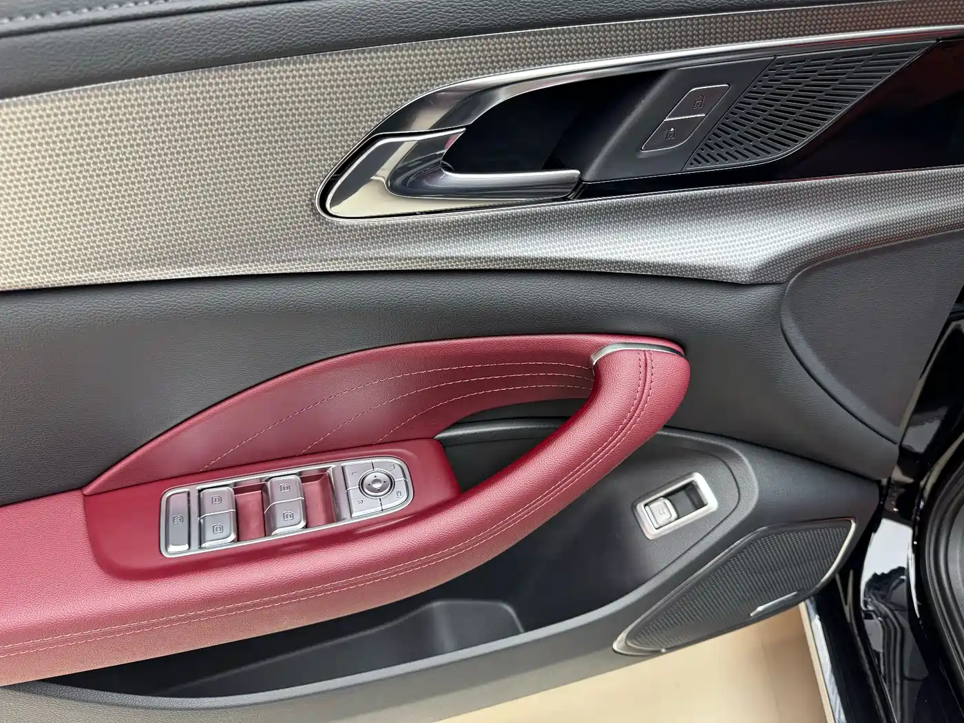 Hongqi H5 2024 1.5T DCT Smart Connect Flag Rhythm Edition фото 9