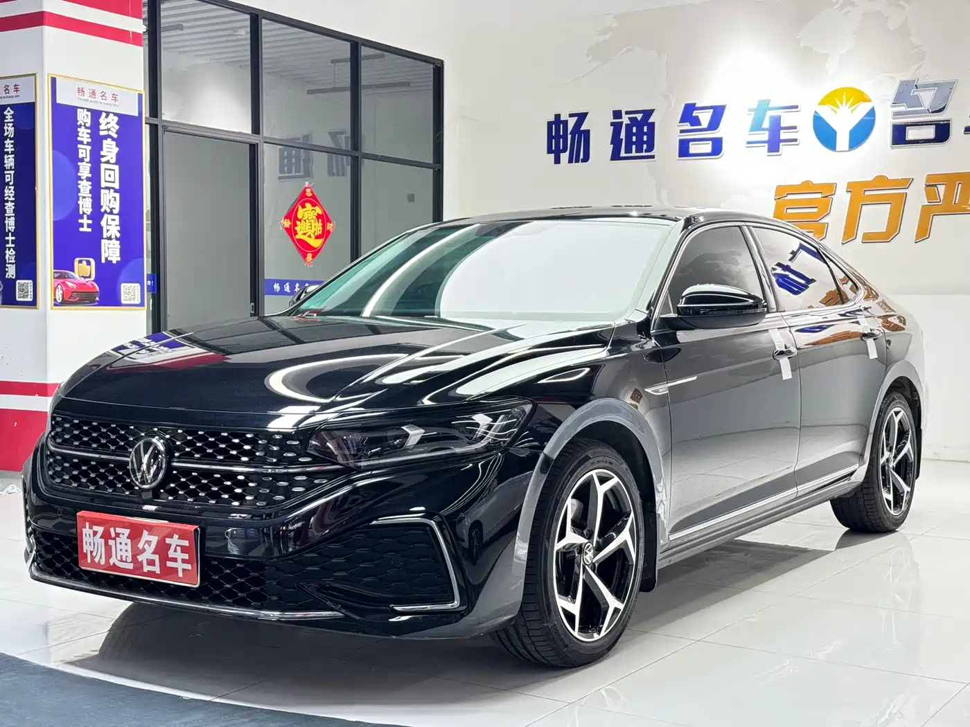 Volkswagen Passat 2023 330TSI Starlight Elite Edition фото 3