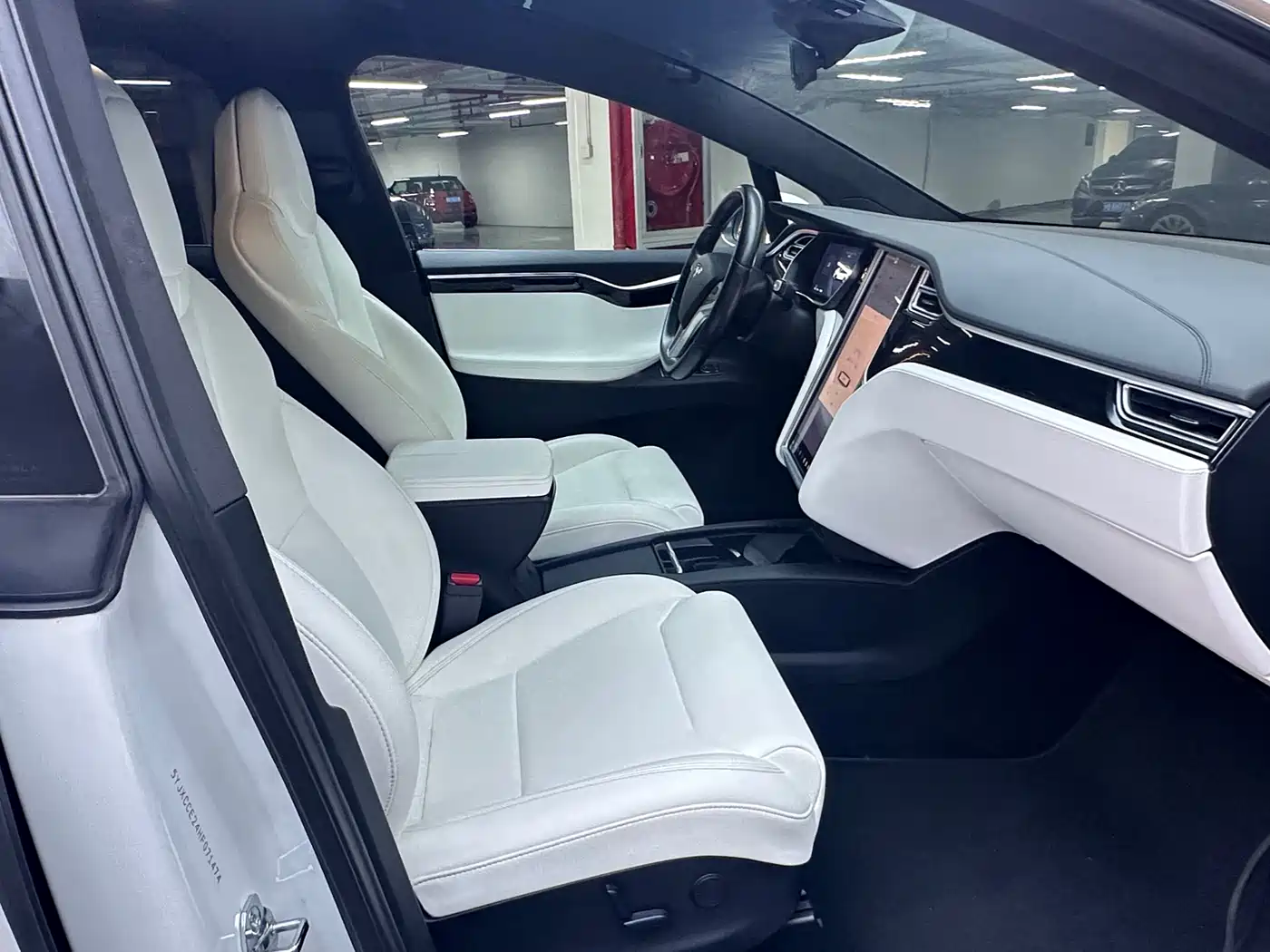 TESLA MODEL X