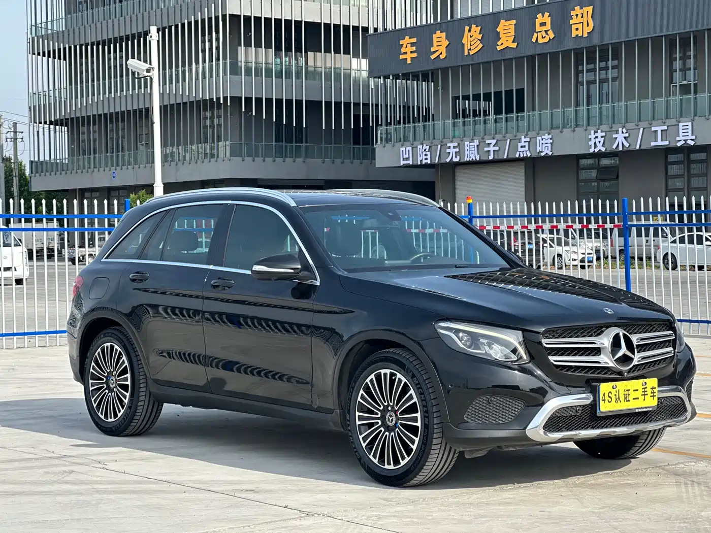 Mercedes-Benz GLC 2018 Facelift GLC 200 4MATIC фото 3