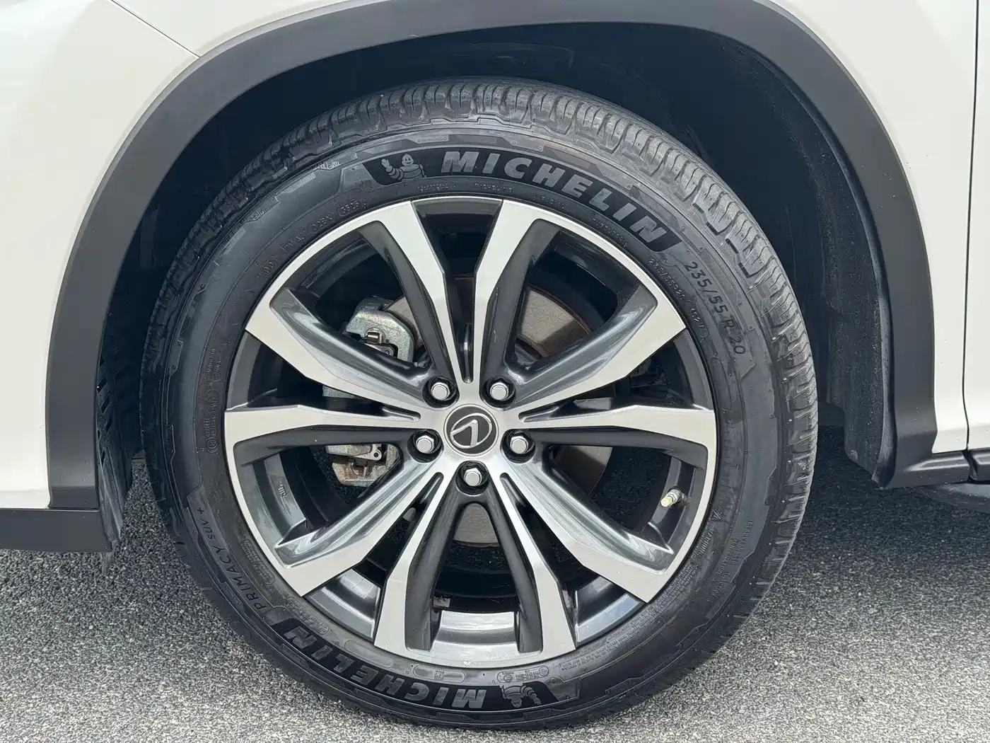 Фото 18 - Lexus RX
