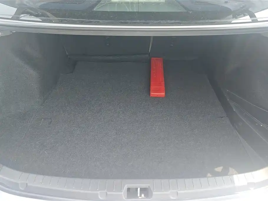 Toyota Corolla 2012 Styling Edition 1.8L CVT GL-i фото 4
