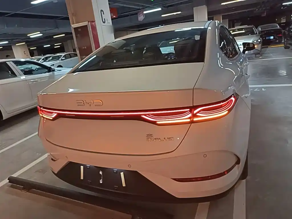 BYD Qin PLUS 2026 DM-i Smart Edition 128KM Progressive фото 6