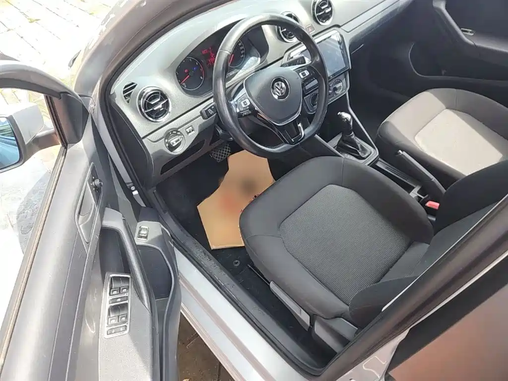 Volkswagen Jetta 2017 1.5L Automatic Fashion фото 16
