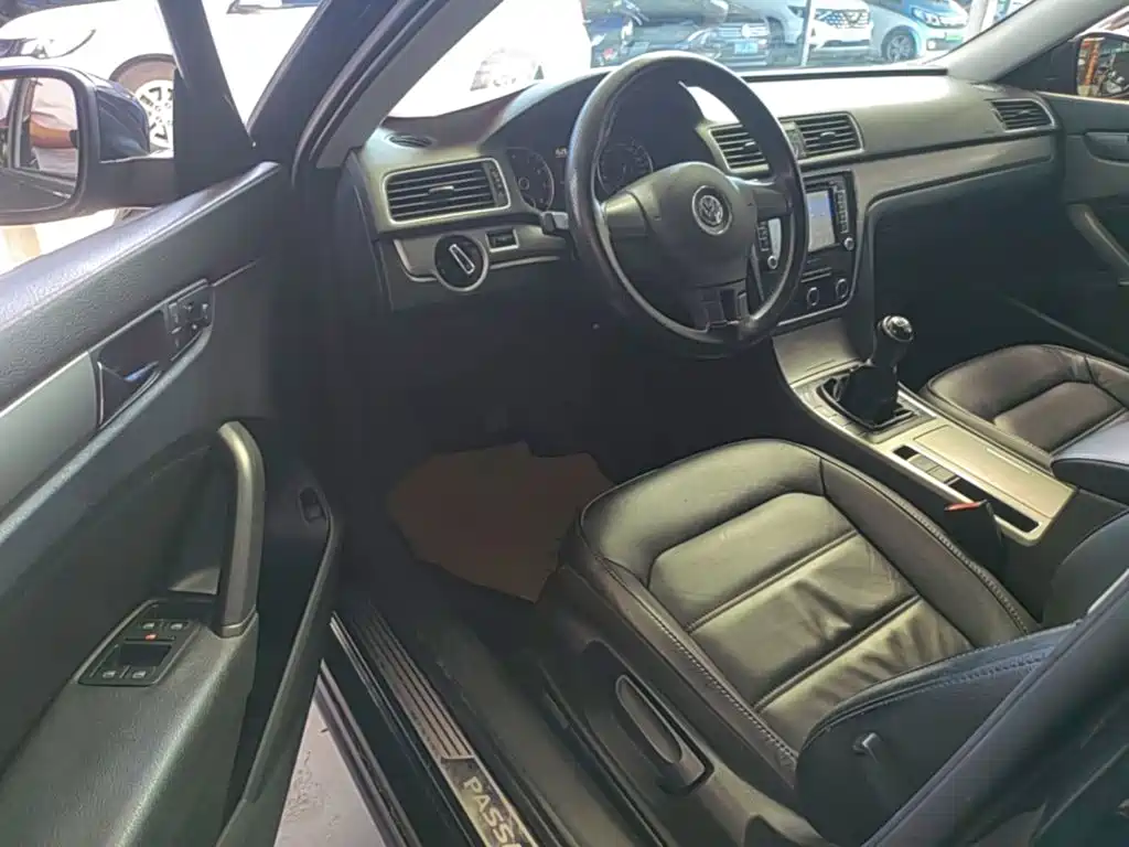 Photo 16 - Volkswagen Passat