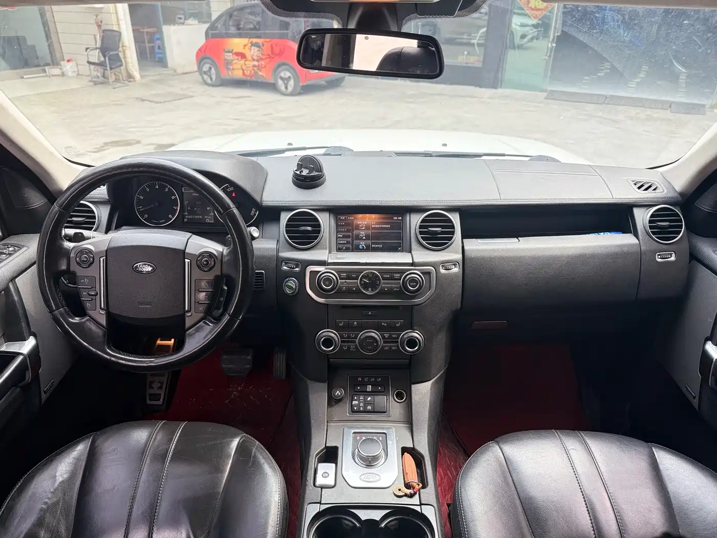 Land Rover Discovery 2016 3.0 SC V6 HSE фото 13