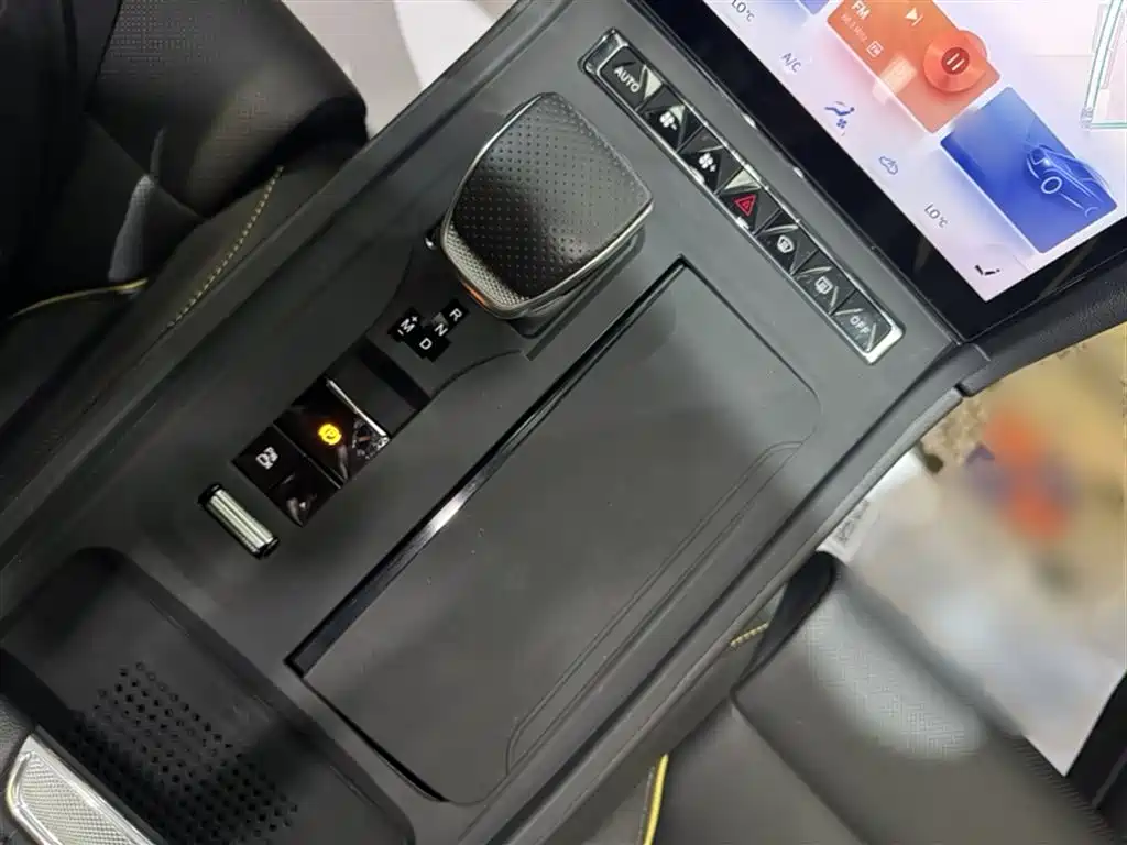 Hongqi H6 2023 2.0T Premium Edition фото 12