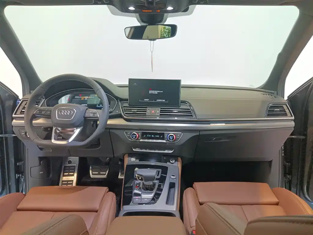 Audi Q5L 2024 Model 40 TFSI Luxury Dynamic фото 6