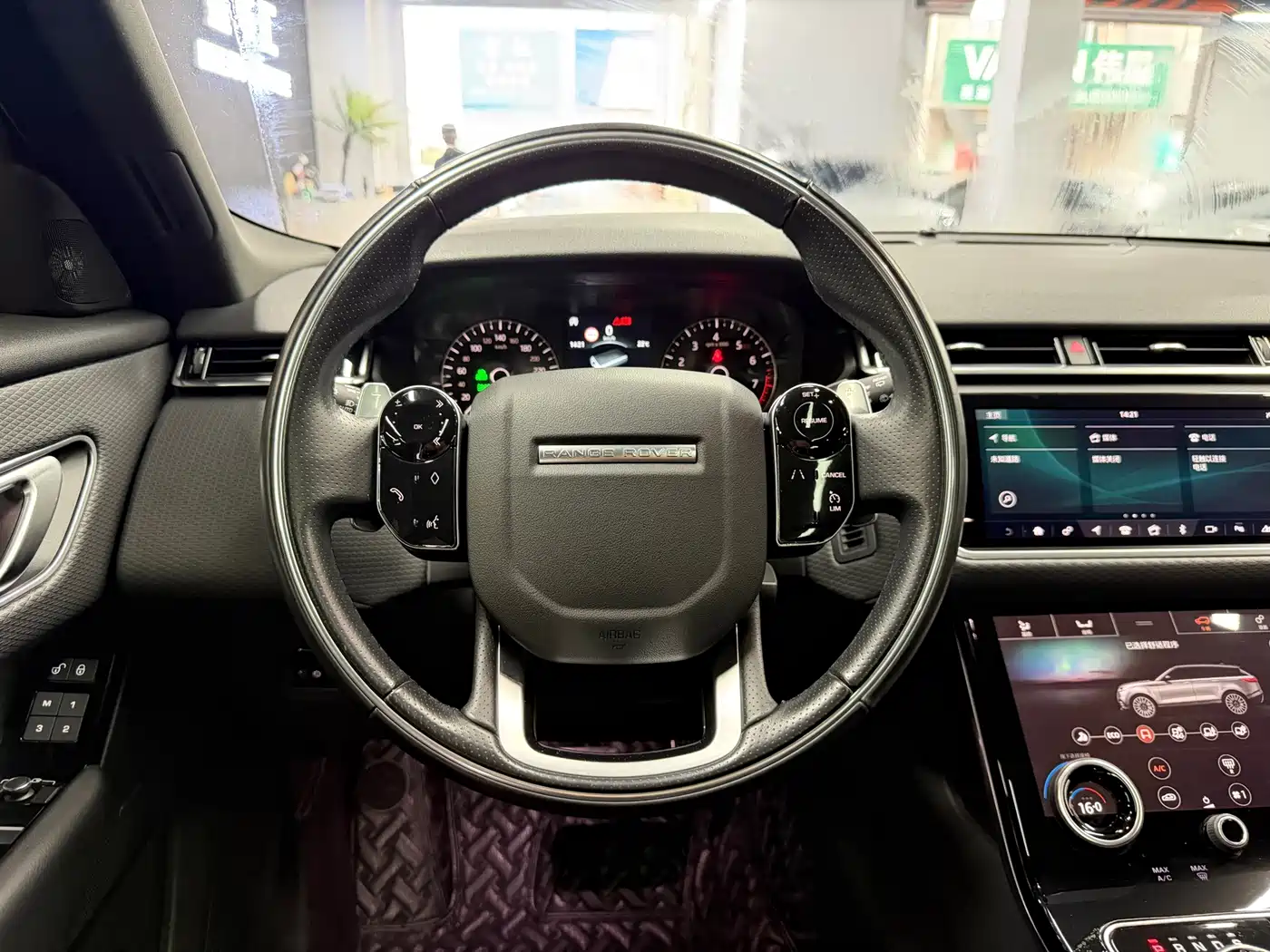 Фото 8 - Land Rover Range Rover Velar