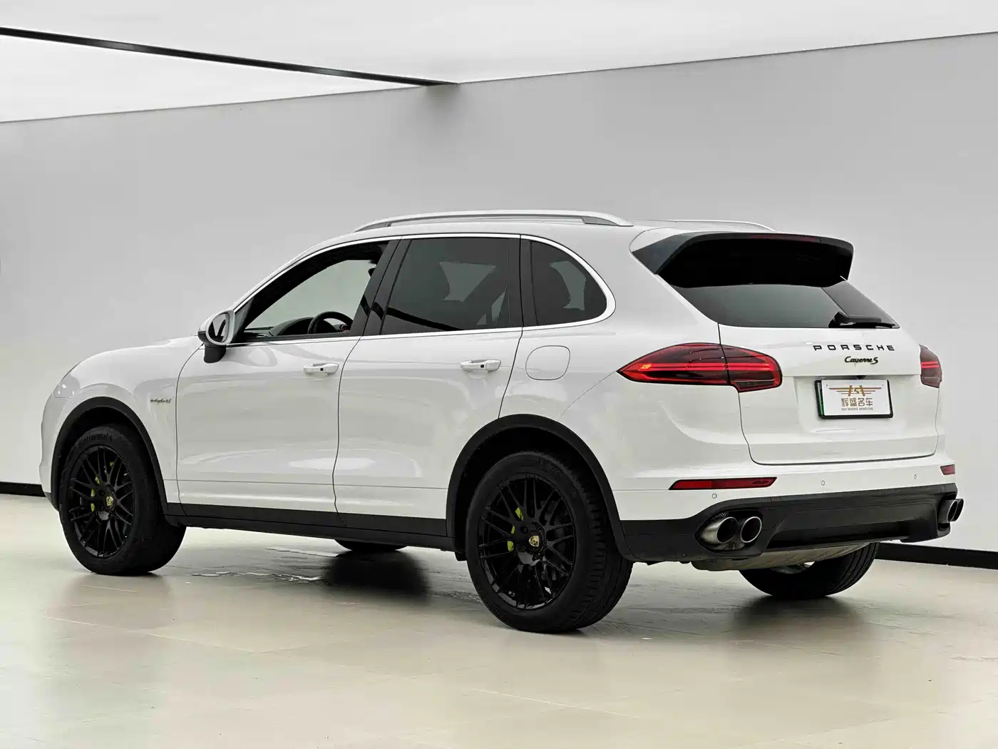 Porsche Cayenne New Energy 2016 Cayenne S E-Hybrid 3.0T фото 3