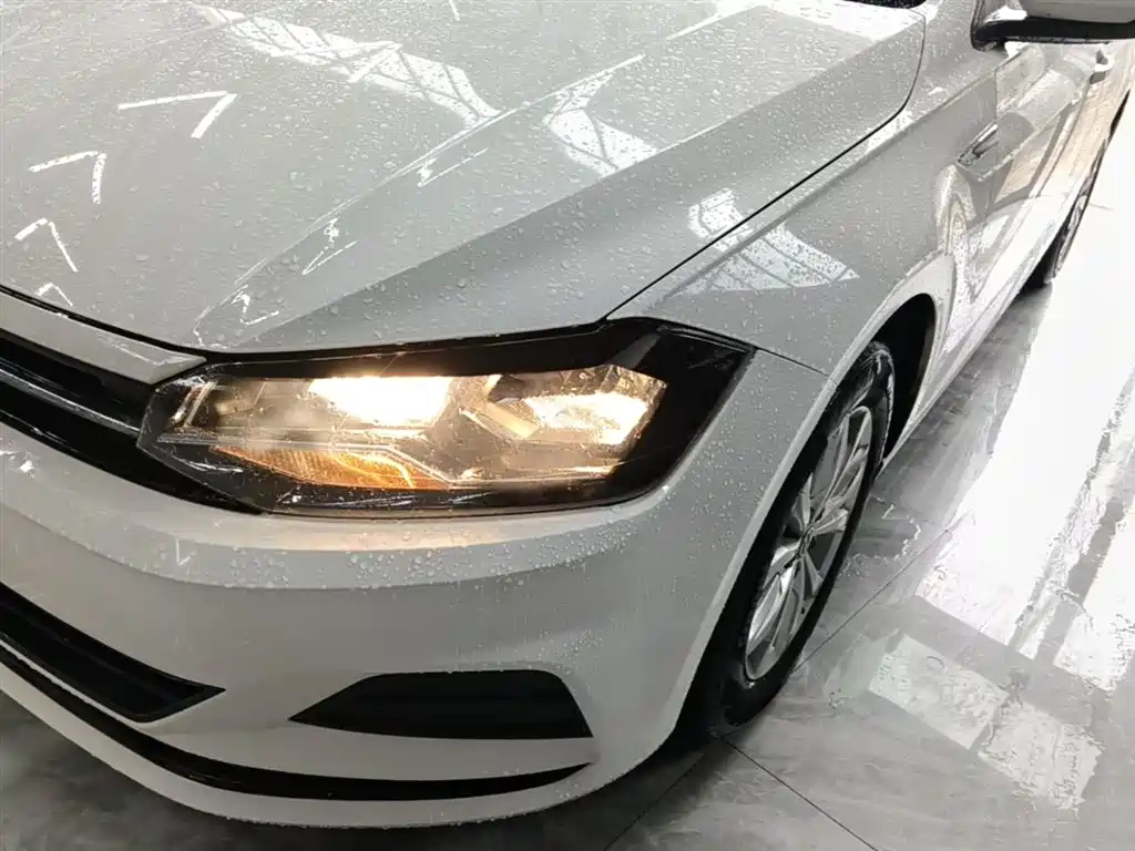 Volkswagen Polo 2019 Plus 1.5L Automatic Colorful Tech Edition фото 24