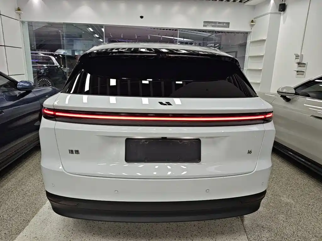 Фото 6 - Li Auto i6