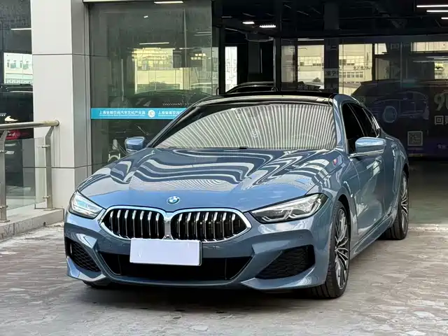 BMW 8 SERIES