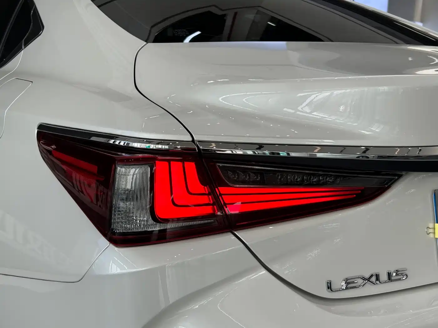 Lexus ES 2022 200 Excellence Edition фото 22