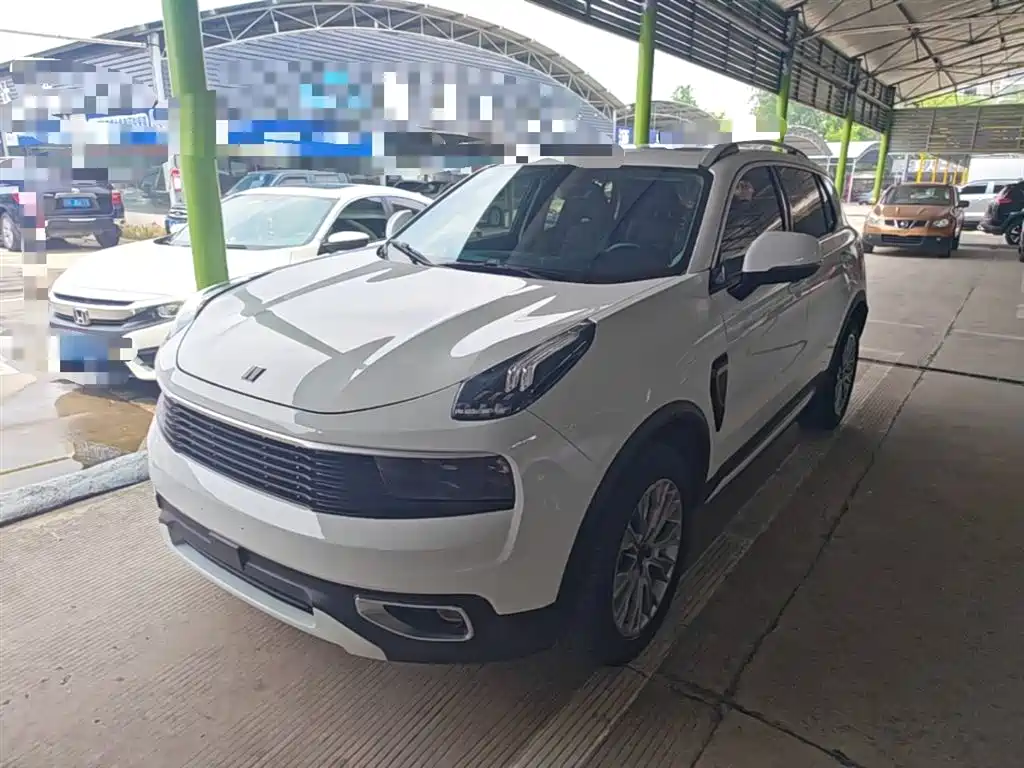 Lynk & Co 01 2017 2.0T 2WD фото 2