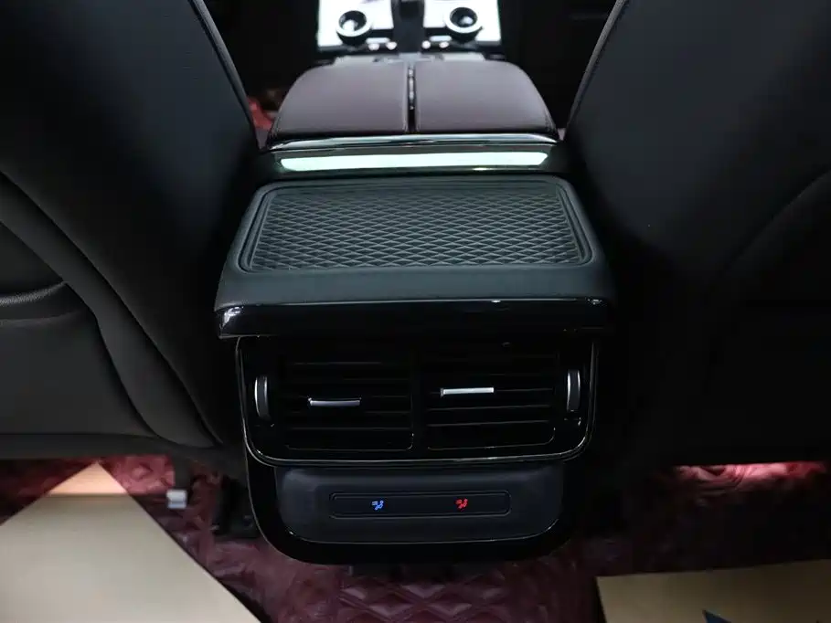 Land Rover Range Rover Evoque 2021 Range Rover Evoque L 249PS R-Dynamic SE Luxury Edition фото 21