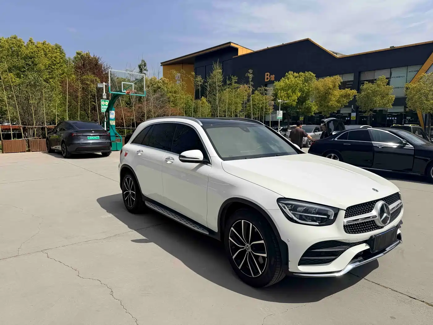 MERCEDES-BENZ GLC