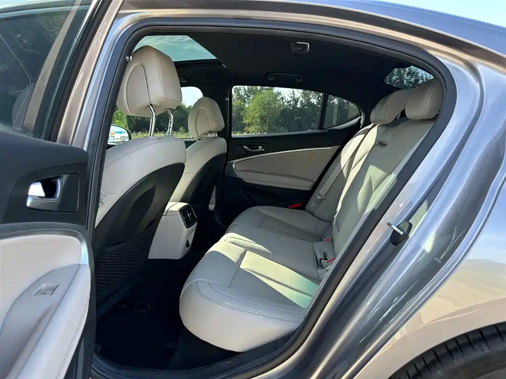 Genesis G70 2023 Model 2.0T RWD Luxury Edition фото 9