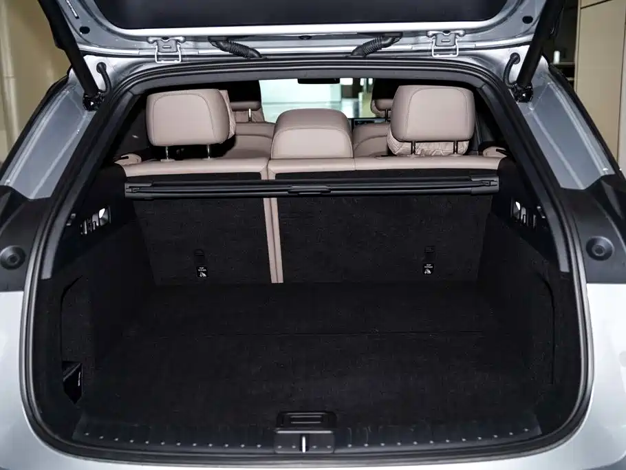 Li Auto i6 2026 2025 2WD Base Model