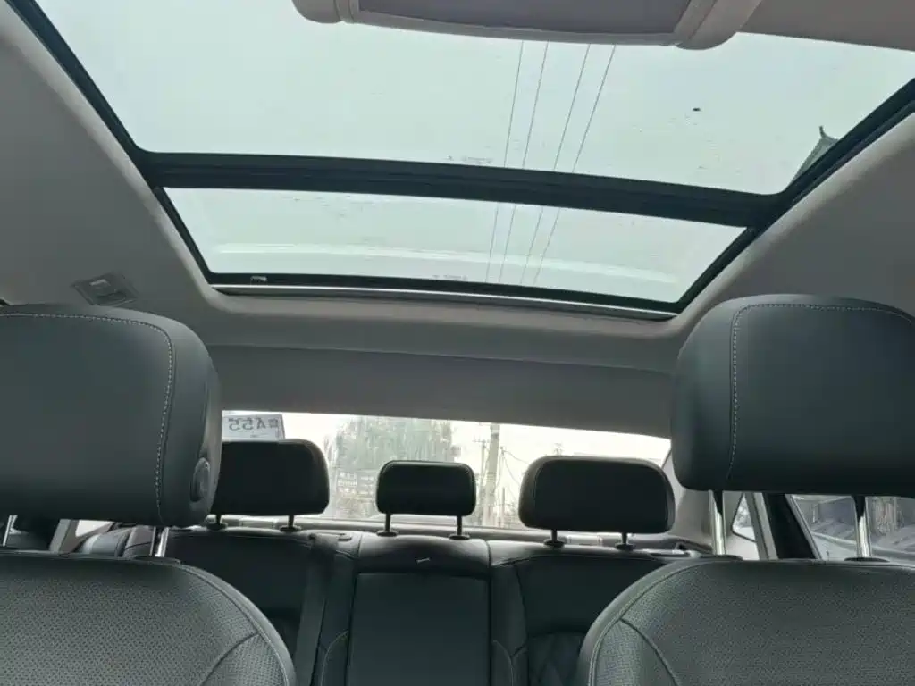 Photo 8 - Volkswagen Passat