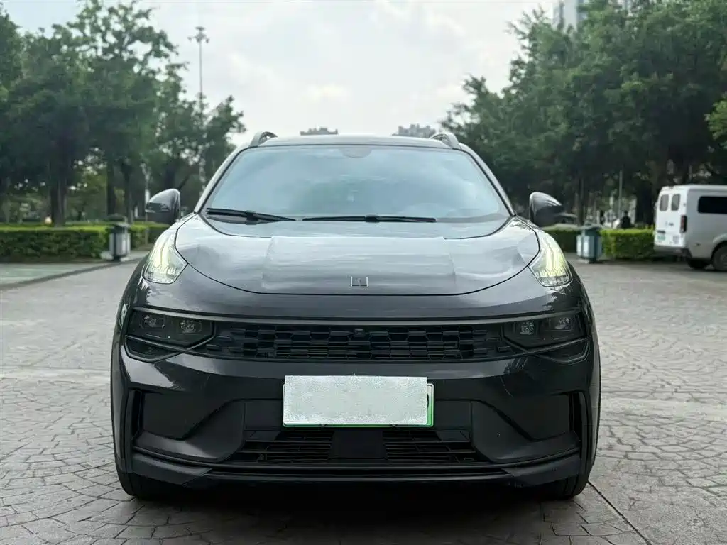 Lynk & Co 01 EM-P 2022 1.5TD PHEV Plus фото 3