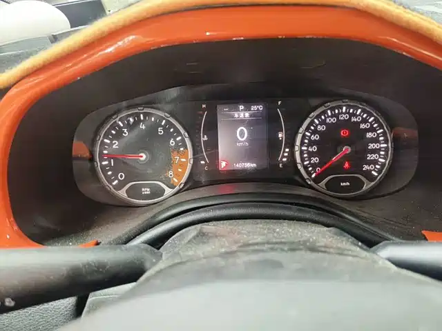 Jeep Renegade 2016 1.4T Automatic Power Edition+ — фото 4