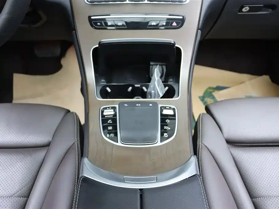 Mercedes-Benz GLC 2022 Facelift GLC 300 L 4MATIC Dynamic Collector's Edition фото 24