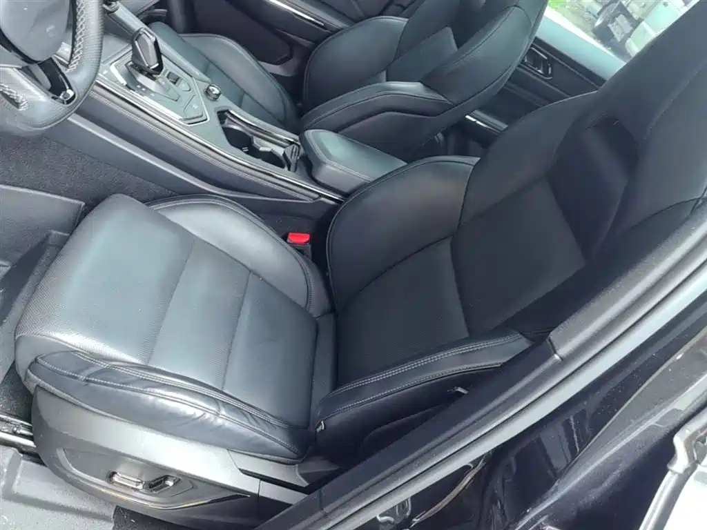 Lynk & Co 01 EM-P 2022 1.5TD PHEV Plus фото 11