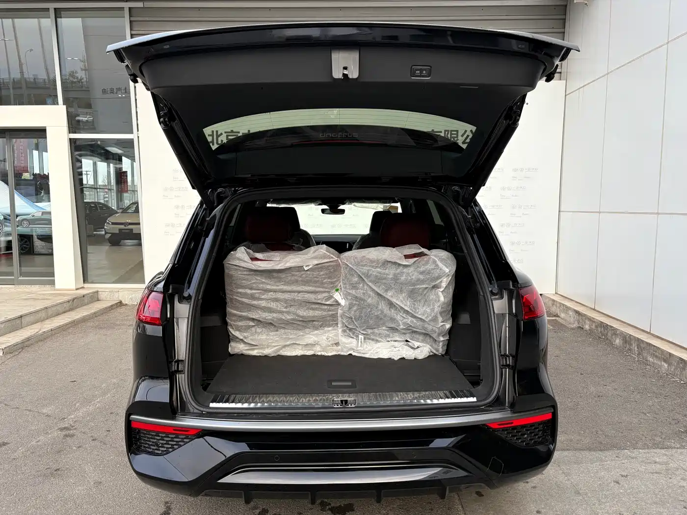Audi Q6 2024 45 TFSI quattro Black Warrior Edition 6-seater фото 11