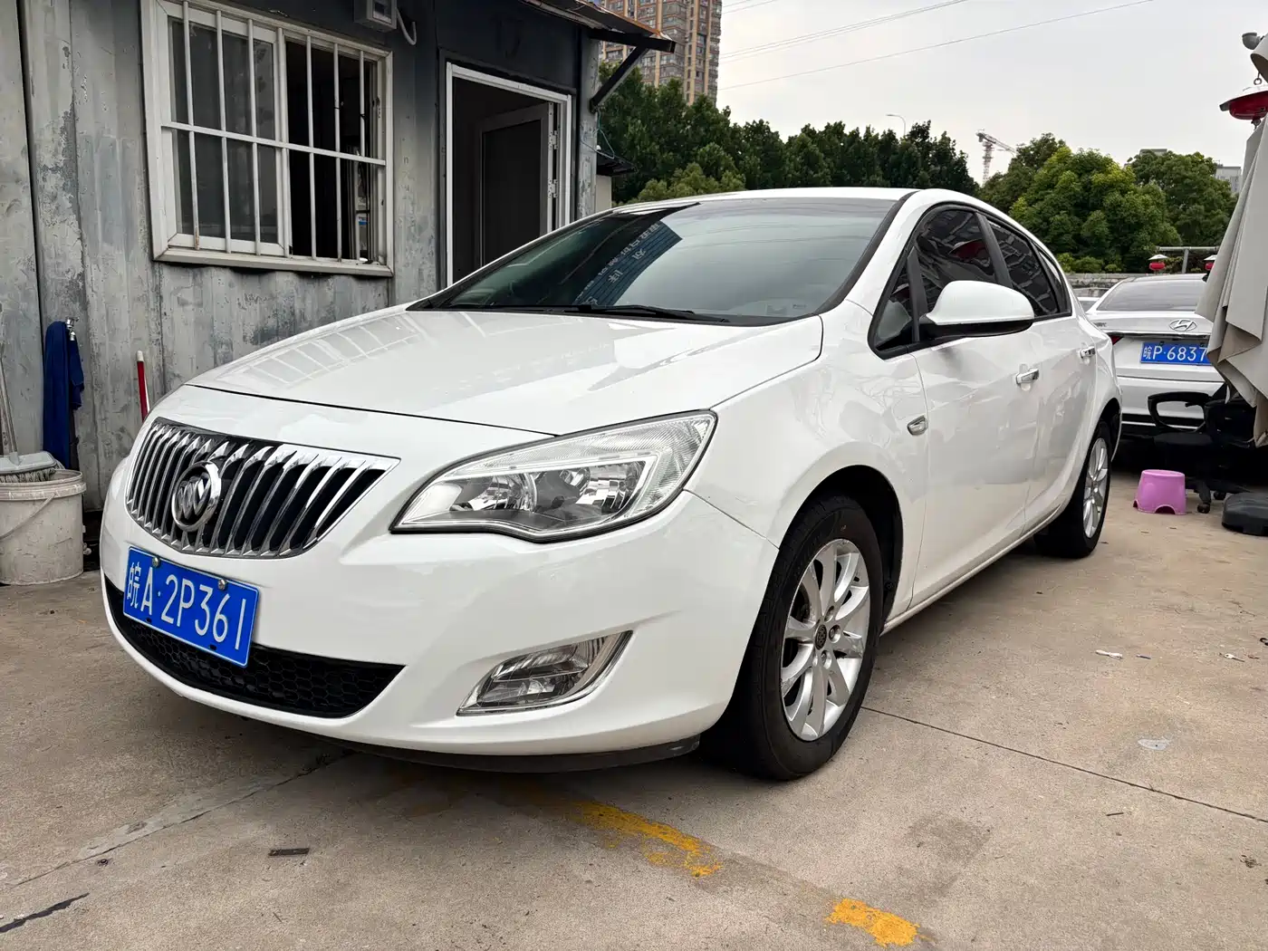 Photo 1 - Buick Excelle