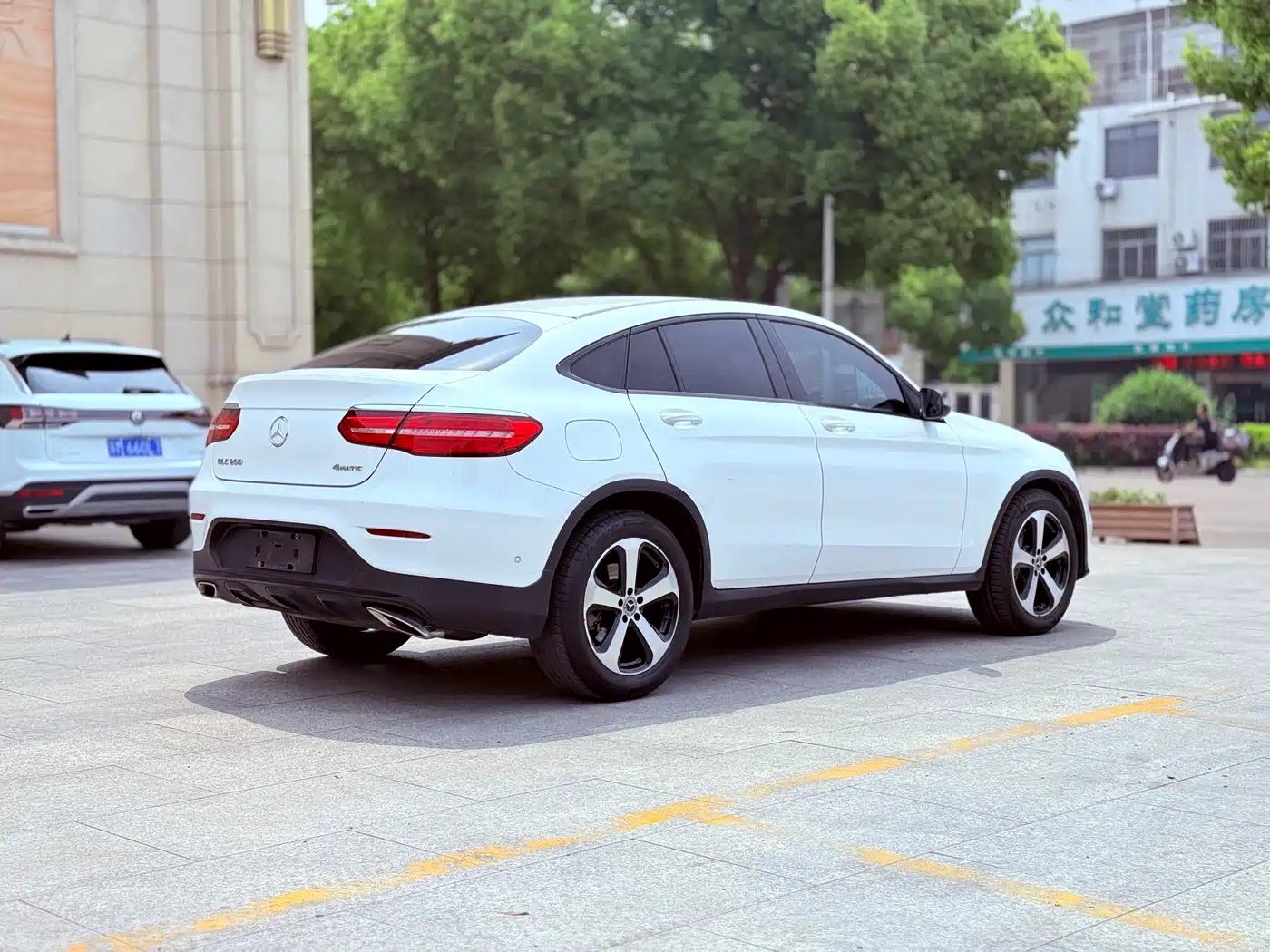 Mercedes-Benz GLC Coupe 2019 GLC 200 4MATIC Coupe SUV фото 4