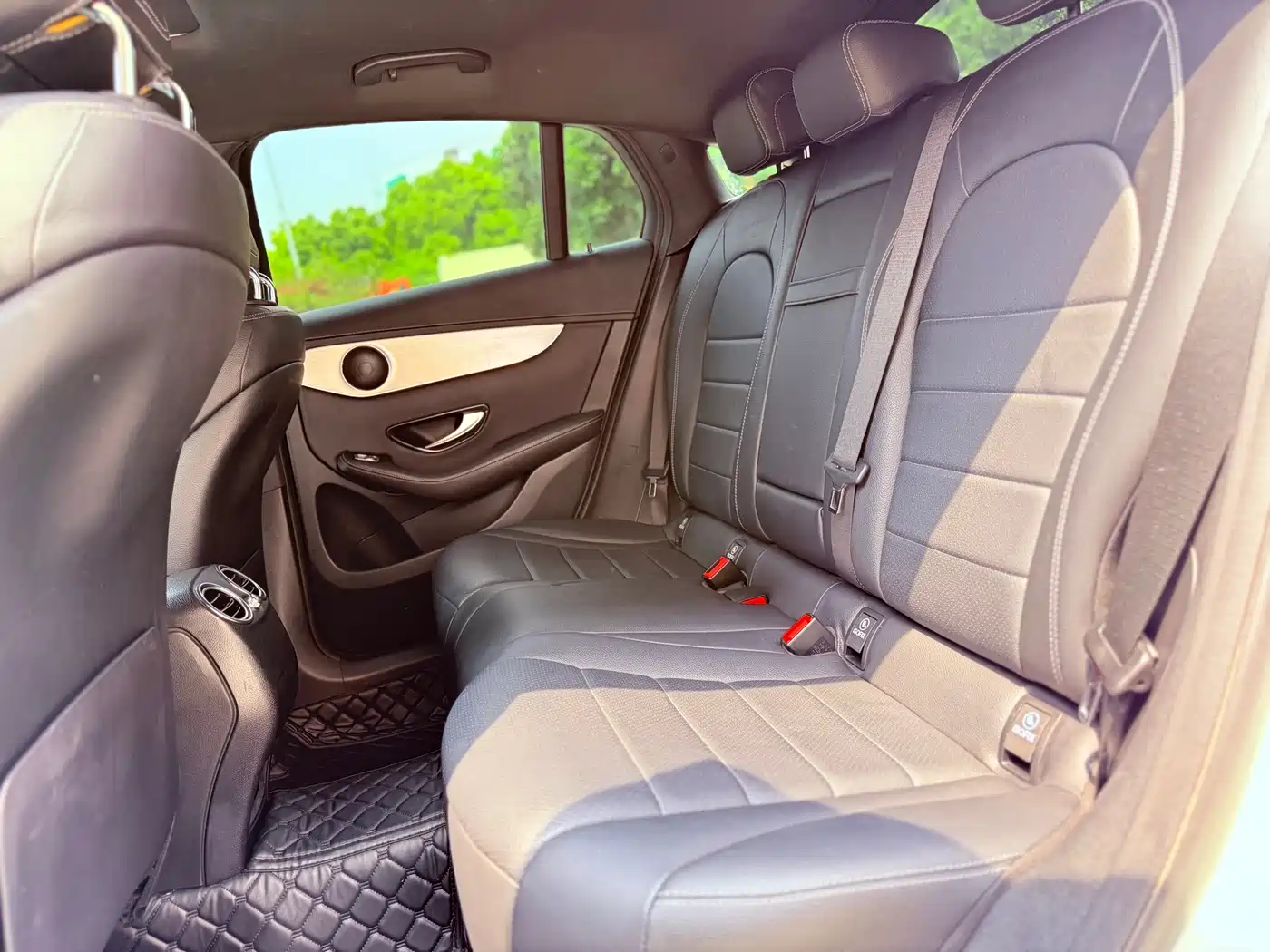 Mercedes-Benz GLC Coupe 2019 GLC 200 4MATIC Coupe SUV фото 11
